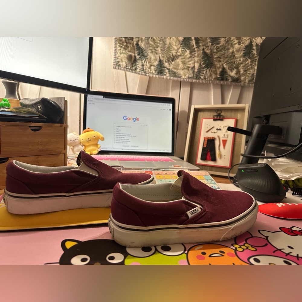 VANS EUC size 3.5 slip on maroon